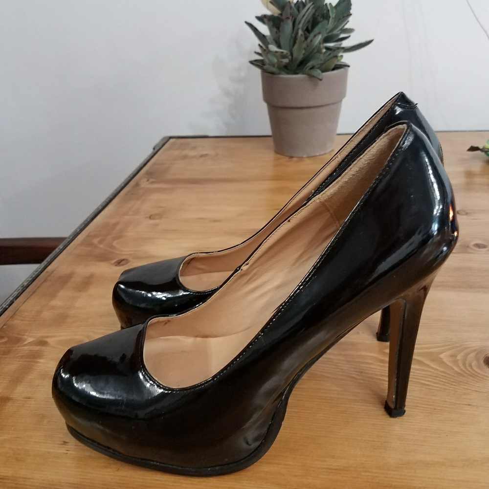 heels - Picture 4 of 7